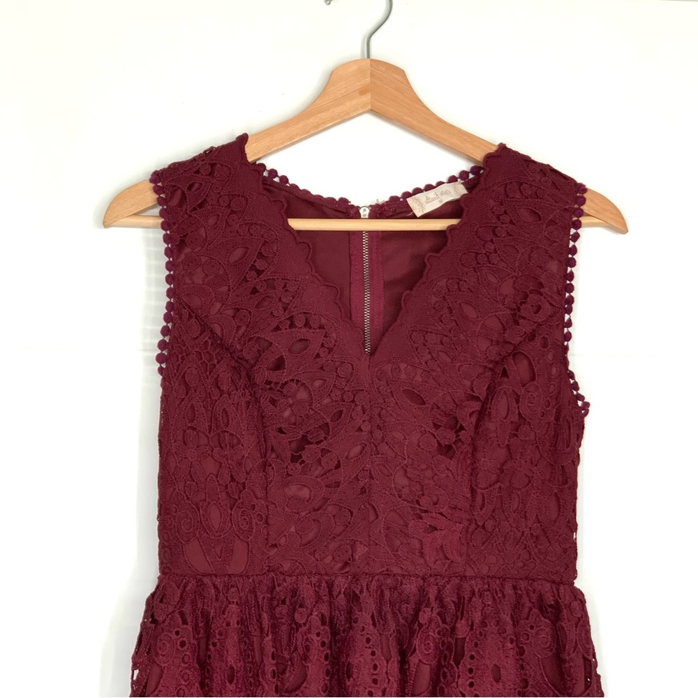 Altard' State Burgundy Eyelet Lace Fit & Flare Dress Size Medium Sleeveless - Picture 2 of 11